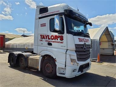 MERCEDES-BENZ ACTROS 2545 6X2 BIGSPACE EURO 6 TRACTOR UNIT 2 Seats Sleep Cab Air Susp Diesel - WHITE - SV65KBF - 2 Door Tractor Unit