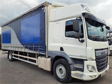 DAF CF330 4X2 SPACECAB EURO 6 CURTAINSIDER 2 Seats Sleep Cab Air Susp 26ft Diesel - WHITE - DX67KYO - 2 Door Curtainside Body