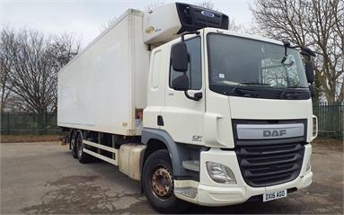 DAF CF330 6X2 SLEEPER EURO 6 FRIDGE BOX 2 Seats Rest Cab Air Susp 29ft Diesel - WHITE - DX16AGO - 2 Door Fridge Box Van Body