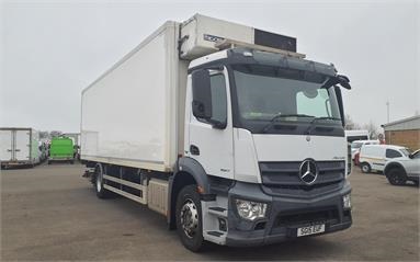 MERCEDES-BENZ ANTOS 1827 4X2 DAY EURO 6 FRIDGE BOX 2 Seats GRP Body Day cab Air Susp 27ft Diesel - WHITE - SG15EUF - 2 Door Fridge Box Van Body