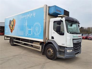 DAF LF250 4X2 DAY EURO 6 FRIDGE BOX 2 Seats Day cab Air Susp 27ft Diesel - WHITE - AY14RBX - 2 Door Box Body