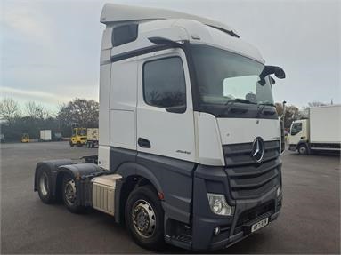 MERCEDES-BENZ ACTROS 2545 6X2 STREAMSPACE EURO 6 TRACTOR UNIT 2 Seats Sleep Cab Air Susp Diesel - WHITE - AY71RZM - 2 Door Tractor Unit