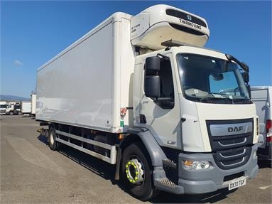 DAF LF230 4X2 DAY EURO 6 FRIDGE BOX 2 Seats Day cab Air Susp 27.5ft Diesel - WHITE - DX70TGF - 2 Door Fridge Box Van Body