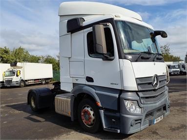 MERCEDES-BENZ ACTROS 1840 4X2 SLEEPER EURO 6 TRACTOR UNIT 2 Seats Sleep Cab Air Susp Diesel - WHITE - YK14XMD - 2 Door Tractor Unit