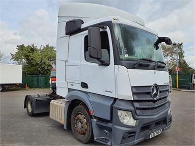 MERCEDES-BENZ ACTROS 1840 4X2 SLEEPER EURO 6 TRACTOR UNIT 2 Seats Sleep Cab Air Susp Diesel - WHITE - YK64MGE - 2 Door Tractor Unit