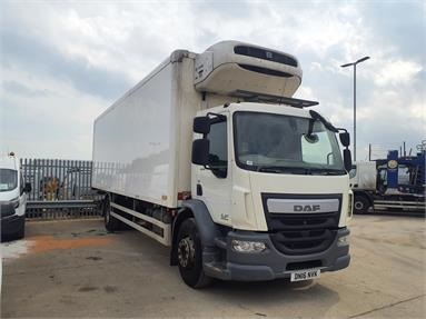 DAF LF220 4X2 DAY EURO 6 FRIDGE BOX 2 Seats 28ft Diesel - WHITE - DN16NVK - 2 Door Fridge Box Van Body