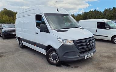 MERCEDES-BENZ SPRINTER 315CDI L2 DIESEL RWD 3.5t H2 Progressive Van Diesel - WHITE - LN71TWX - Panel Van