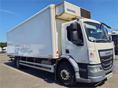 DAF LF290 4X2 DAY EURO 6 FRIDGE BOX 2 Seats Day cab Air Susp 28ft Diesel - WHITE - DX20TFE - 2 Door Fridge Box Van Body