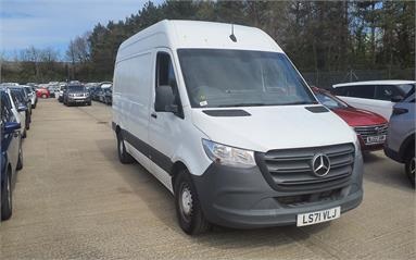 MERCEDES-BENZ SPRINTER 315CDI L2 DIESEL RWD 3.5t H2 Progressive Van Diesel - WHITE - LS71VLJ - 5 Door Panel Van