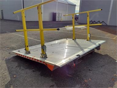 DHOLLANDIA CANTILEVER TAIL LIFT PLATFORM 2.4M WIDE BRAND NEW UNUSED Not Specified - SILVER - FRDHOL1802 - Plant Item