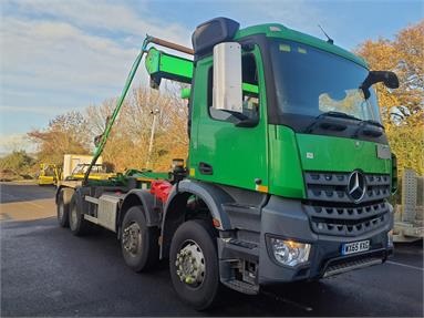 MERCEDES-BENZ AROCS 3240 8X4 DAY EURO 6 BOUGHTON HOOKLOADER 2 Seats Day cab Steel Susp Diesel - GREEN - WX65VXG - 2 Door Hookloader