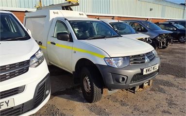MITSUBISHI L200 LWB DIESEL Pick Up DI-D 4Life 4WD 134Bhp [2010] Diesel - WHITE - WM12WGJ - 2 Door Pick Up Body