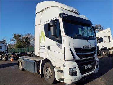 IVECO STRALIS NP400 4X2 H/ROOF SLEEPER EURO 6 CNG TRACTOR UNIT 2 Seats Sleep Cab Air Susp Gas - WHITE - FN20XJV - 2 Door Tractor Unit