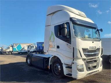 IVECO STRALIS NP400 4X2 H/ROOF SLEEPER EURO 6 CNG TRACTOR UNIT 2 Seats Sleep Cab Air Susp Gas - WHITE - FN20XJT - 2 Door Tractor Unit