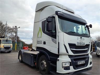 IVECO STRALIS NP460 4X2 H/ROOF EURO 6 CNG TRACTOR UNIT 2 Seats Sleep Cab Air Susp Gas - WHITE - BF70LWU - 2 Door Tractor Unit