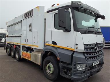MERCEDES-BENZ AROCS 3245 8X4 DAY EURO 6 TRIDEM RSP VACUUM EXCAVATOR 2 Seats Steel Body Day cab Air Susp 22ft Diesel - WHITE - FN67LFP - 2 Door Specialist Body / Unit