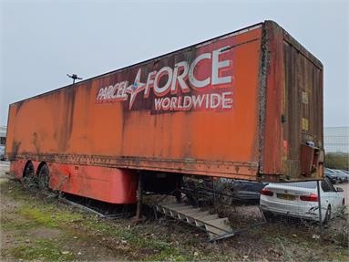 CARTWRIGHT 13.6M GRP BOX TRAILER TANDEM/AIR/ROR GRP Body Air Susp Petrol - RED - C007618 - 1 Door Trailer