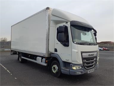 DAF LF180 4X2 DAY EURO 6 10-TON (DOWNPLATED TO 7.5TON) GRP BOX 3 Seats GRP Body Single Cab Steel Susp 21ft Diesel - WHITE - SN70XYG - 2 Door Box Body