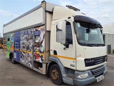 DAF LF45.180 4X2 DAY 12-TON RECYCLING STILLAGE CARRIER 3 Seats Alloy Body Day cab Air Susp 24ft Diesel - WHITE - DS63ZUC - 2 Door Specialist Body / Unit