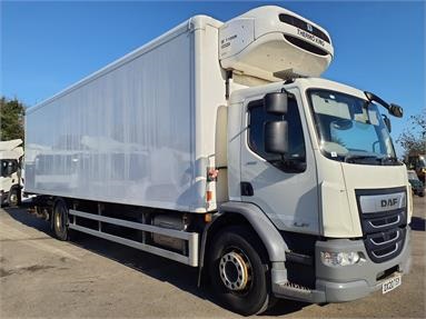 DAF LF230 4X2 DAY EURO 6 FRIDGE BOX 2 Seats Day cab Air Susp 30ft Diesel - WHITE - DX20TSY - 2 Door Fridge Box Van Body