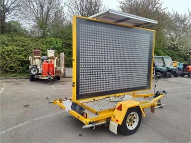 BARTCO VMS 400 MOTORWAY DISPLAY SIGN 2G SINGLE AXLE Not Specified - YELLOW - RSE4928 - Plant Item