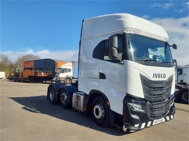 IVECO S-WAY 460 6X2 H/ROOF SLEEPER EURO 6 TRACTOR UNIT 2 Seats Sleep Cab Air Susp Diesel - WHITE - WV72AKX - 2 Door Tractor Unit