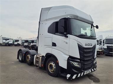 IVECO S-WAY 460 6X2 H/ROOF SLEEPER EURO 6 TRACTOR UNIT 2 Seats Sleep Cab Air Susp Diesel - WHITE - WV72AUK - 2 Door Tractor Unit