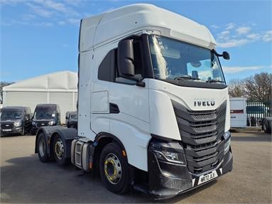 IVECO S-WAY 460 6X2 H/ROOF SLEEPER EURO 6 TRACTOR UNIT 2 Seats Sleep Cab Air Susp Diesel - WHITE - WR72JLX - 2 Door Tractor Unit