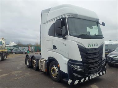 IVECO S-WAY 460 6X2 H/ROOF EURO 6 TRACTOR UNIT 2 Seats Sleep Cab Air Susp Diesel - WHITE - WV72ATN - 2 Door Tractor Unit