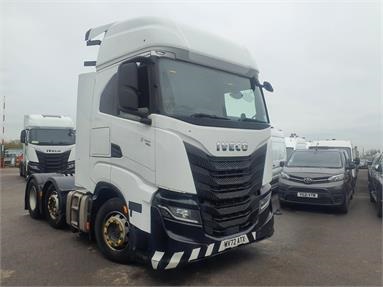 IVECO S-WAY 460 6X2 H/ROOF EURO 6 TRACTOR UNIT 2 Seats Sleep Cab Air Susp Diesel - WHITE - WV72ATX - 2 Door Tractor Unit
