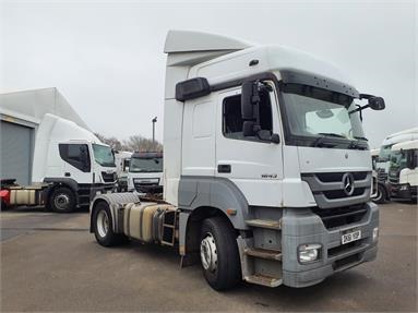 MERCEDES-BENZ AXOR 1843 4X2 H/ROOF TRACTOR UNIT 2 Seats Sleep Cab Air Susp Diesel - WHITE - DK61YOP - 2 Door Tractor Unit