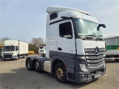MERCEDES-BENZ ACTROS 2545 6X2 STREAMSPACE EURO 6 TRACTOR UNIT 2 Seats Sleep Cab Air Susp Diesel - WHITE - YK71KCU - 2 Door Tractor Unit