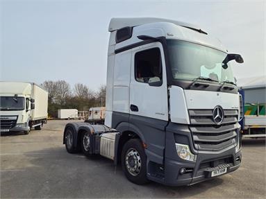 MERCEDES-BENZ ACTROS 2545 6X2 STREAMSPACE EURO 6 TRACTOR UNIT 2 Seats Sleep Cab Air Susp Diesel - WHITE - YK71KHM - 2 Door Tractor Unit