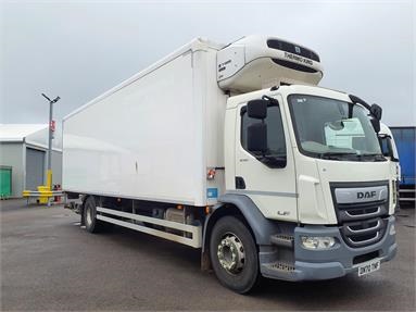 DAF LF230 4X2 DAY EURO 6 FRIDGE BOX 2 Seats Day cab Air Susp 28ft Diesel - WHITE - DN70TNF - 2 Door Fridge Box Van Body