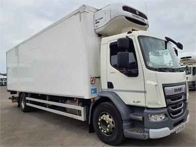 DAF LF 250 BOX 2 Seats GRP Body Day cab Air Susp 28ft Diesel - WHITE - DX70SZU - 2 Door Box Body