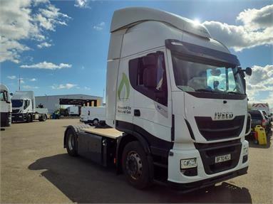 IVECO STRALIS 460NP 4X2 H/ROOF SLEEPER EURO 6 CNG TRACTOR UNIT 2 Seats Sleep Cab Air Susp Gas - WHITE - BF70MZJ - 2 Door Tractor Unit