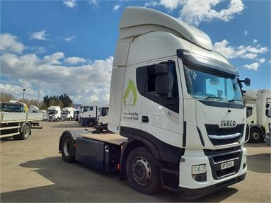 IVECO STRALIS 460NP 4X2 H/ROOF SLEEPER EURO 6 CNG TRACTOR UNIT 2 Seats Sleep Cab Air Susp Gas - WHITE - BF70MZL - 2 Door Tractor Unit