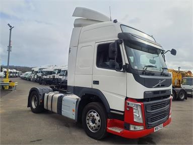 VOLVO FM.410 4X2 GLOBETROTTER EURO 6 TRACTOR UNIT 2 Seats Sleep Cab Air Susp Diesel - WHITE - WV67FLD - 2 Door Tractor Unit