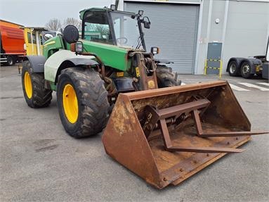 JOHN DEERE 3200   TELEHANDLER WITH BUCKET & FORKS Diesel - GREEN - CX02CXE - Plant Item