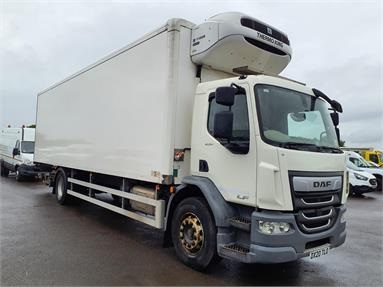 DAF LF230 4X2 DAY EURO 6 FRIDGE BOX 2 Seats Day cab Air Susp 29.5ft Diesel - WHITE - DX20TLO - 2 Door Fridge Box Van Body
