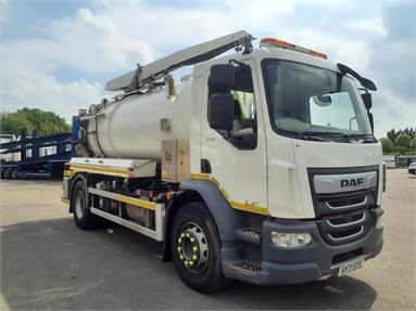 DAF LF230 4X2 DAY EURO 6 WHALE GULLY COMBI TANKER 3 Seats Steel Body Day cab Steel Susp 15ft Diesel - WHITE - HY71ECE - 2 Door Tanker Body