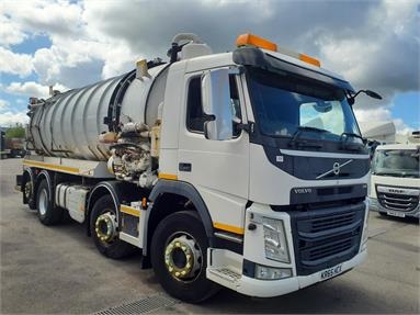 VOLVO FM.420 8X2 DAY EURO 6 WHALE VACUUM TANKER 2 Seats Steel Body Day cab Air Susp 22ft Diesel - WHITE - KR65HCX - 2 Door Tanker Body