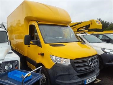 MERCEDES-BENZ SPRINTER 314CDI L3 DIESEL RWD 3.5t Progressive Luton Diesel - YELLOW - LN70RVF - 2 Door Luton Box Body