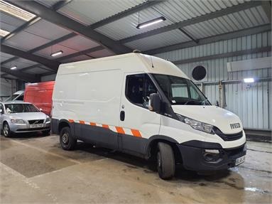 IVECO DAILY 35S12 DIESEL 2.3 Van 3520 WB Diesel - WHITE - BL68LNX - 5 Door Panel Van