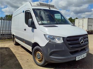 MERCEDES-BENZ SPRINTER 315CDI L2 DIESEL RWD 3.5t H2 Progressive Van Diesel - WHITE - SV72ALU - 5 Door Fridge Panel Van