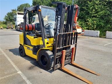 HYUNDAI 30L-7A 2.7-TON FORKLIFT LPG - YELLOW - D0000713 - Plant Item