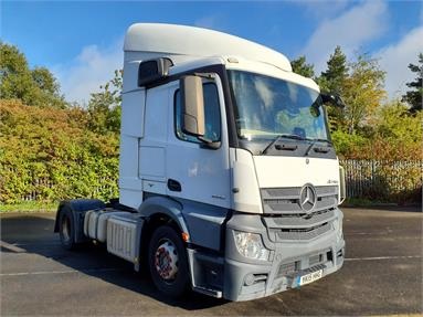 MERCEDES-BENZ ACTROS 1840 4X2 SLEEPER EURO 6 TRACTOR UNIT 2 Seats Sleep Cab Air Susp Diesel - WHITE - YK15HHG - 2 Door Tractor Unit