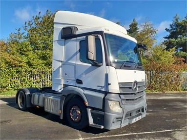 MERCEDES-BENZ ACTROS 1840 4X2 SLEEPER EURO 6 TRACTOR UNIT 2 Seats Sleep Cab Air Susp Diesel - WHITE - YJ65WHD - 2 Door Tractor Unit