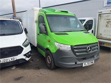 MERCEDES-BENZ SPRINTER 314CDI L2 DIESEL FWD 3.5t Progressive Chassis Cab 9G-Tronic Diesel - GREEN - YL70FMG - 2 Door Fridge Box Van Body