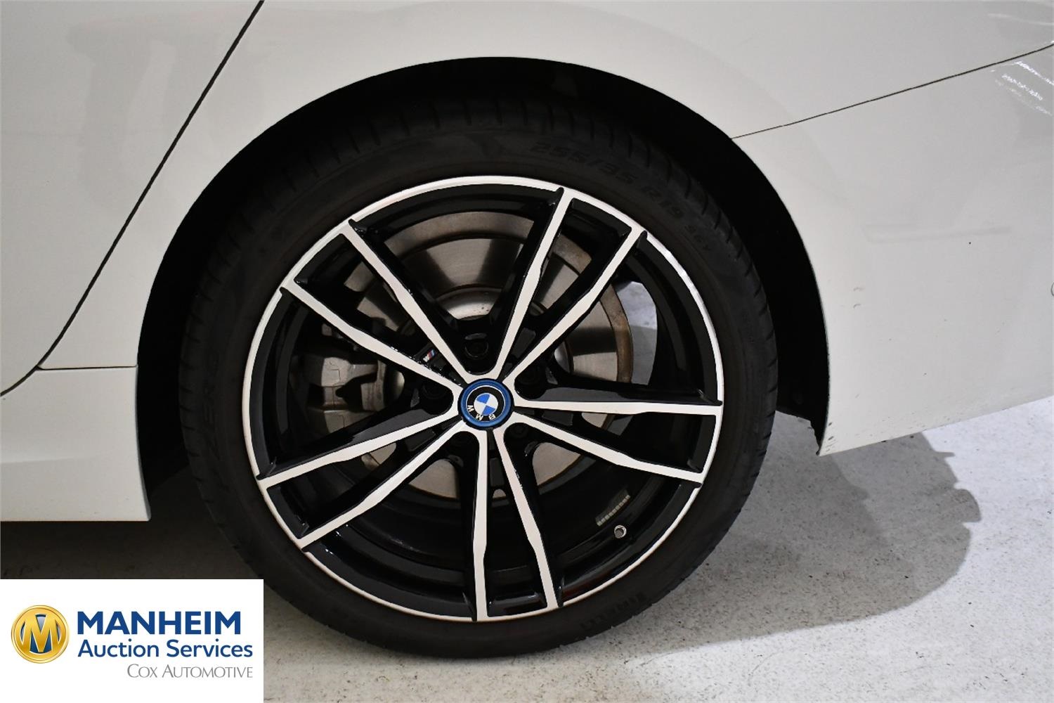 Foto BMW 330e xDrive Touring (G21) 32